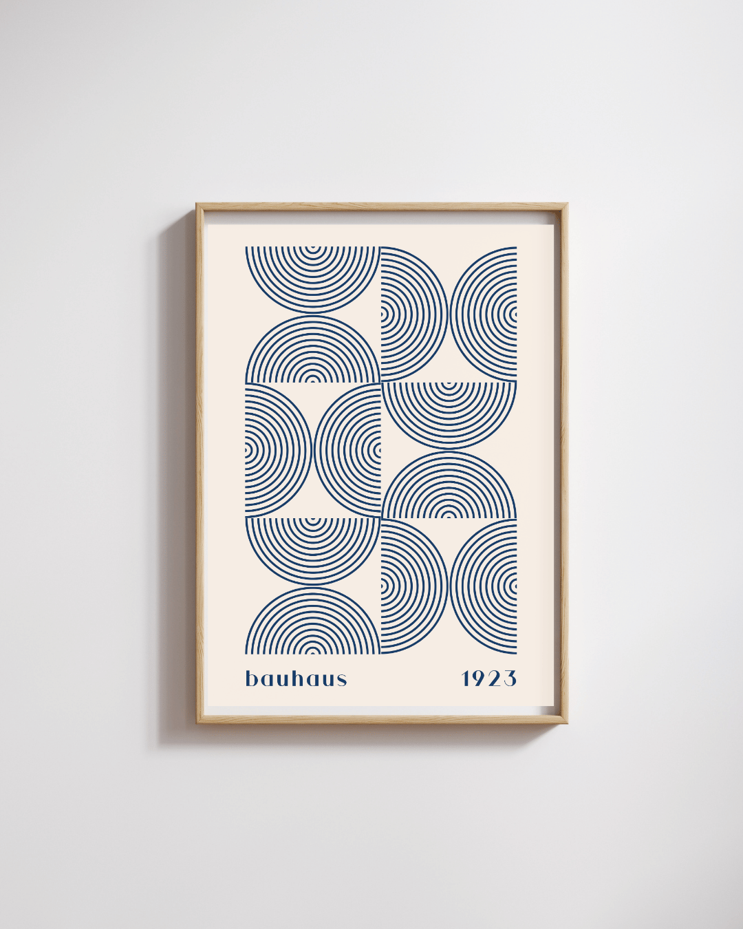 Bauhaus Plakat 39 – Blå Cirkulær Struktur i nordisk boligindretning - minimalistisk væggdekoration
