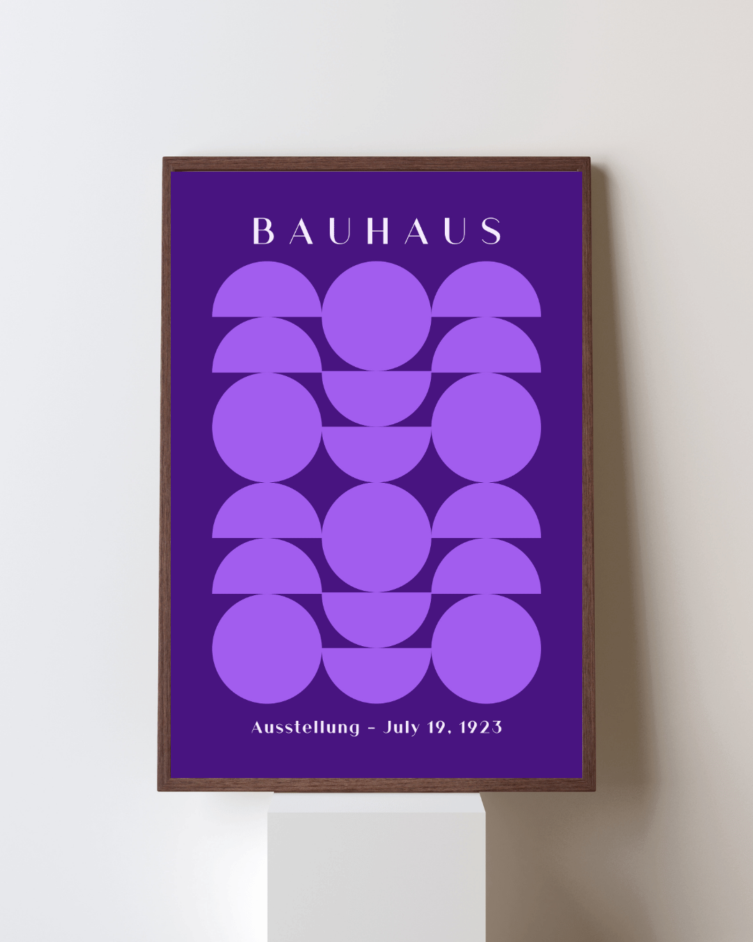Bauhaus Plakat 18 - Geometrisk Harmoni i Lilla