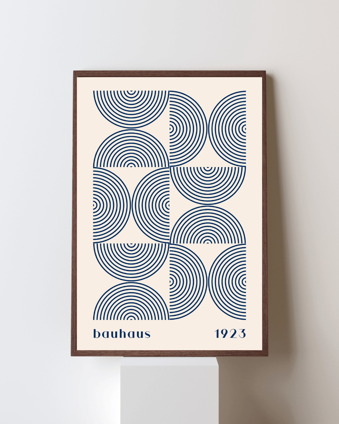 Bauhaus Plakat 39 – Blå Cirkulær Struktur i stuen - blå designplakat til nordisk interiør