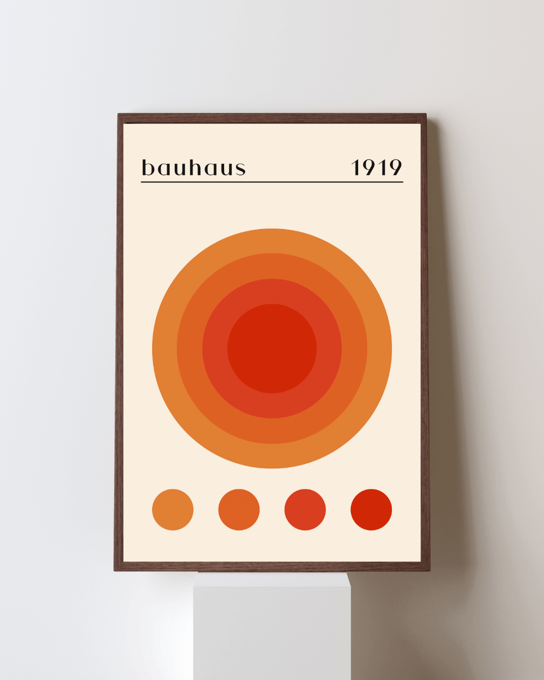 Bauhaus Plakat 16 - Koncentriske Cirkler i Varme Nuancer